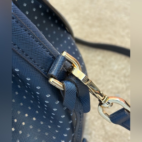 Michael Kors Greenwich Bucket Bag Navy Perforated Crossbody Handle Drawstring - Picture 12 of 13